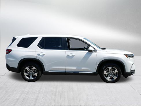 Used 2025 Honda Pilot EX-L image 8