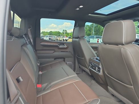 Used 2024 GMC Sierra 1500 Denali w/ Denali Reserve Package AWD/4WD image 16