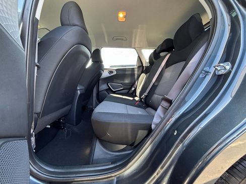 Used 2025 Kia Soul LX w/ LX Technology Package FWD image 19