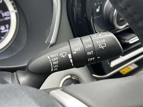 Certified 2023 Toyota Highlander XLE image 26