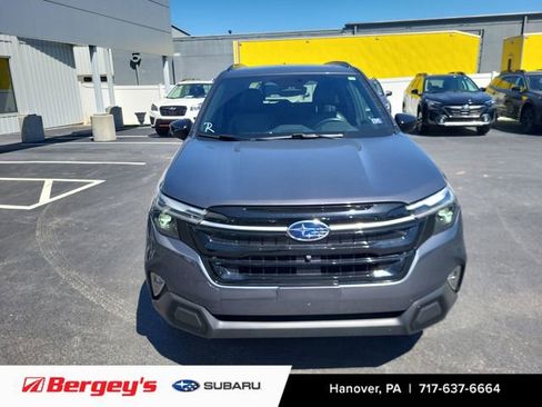 Used 2025 Subaru Forester Touring w/ Popular Package - Touring AWD/4WD image 7