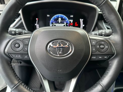 Used 2023 Toyota Corolla Cross XLE image 23