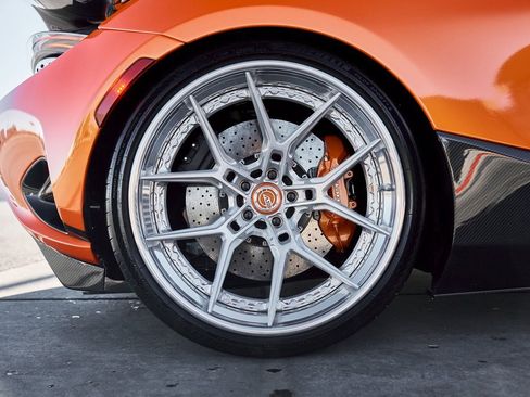 Used 2024 McLaren 750S Spider image 29