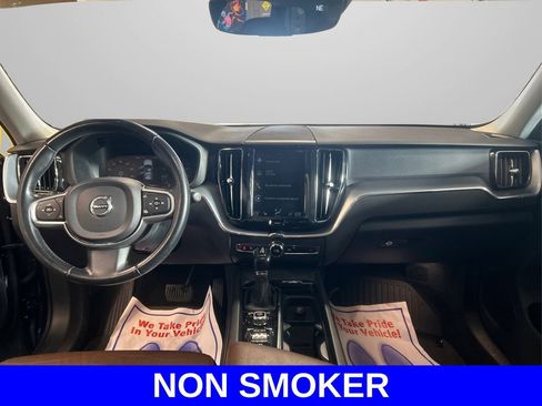 Used 2020 Volvo XC60 T5 Momentum image 27