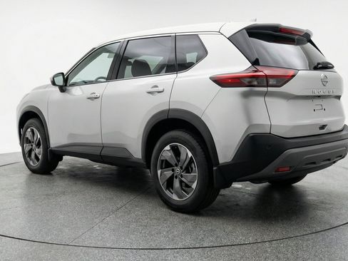 Used 2025 Nissan Rogue SV FWD image 6