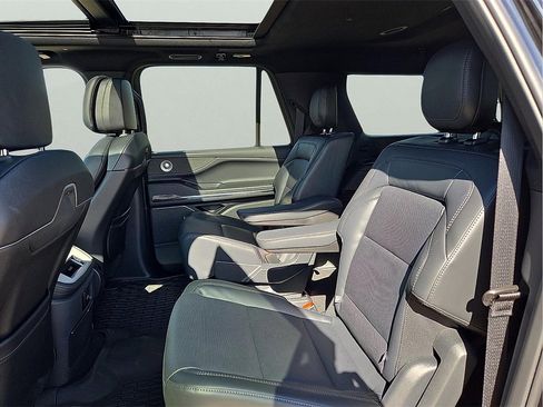 New 2026 Lincoln Navigator L Reserve w/ Jet Appearance Package image 11