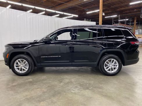 Used 2025 Jeep Grand Cherokee L Laredo AWD/4WD image 3