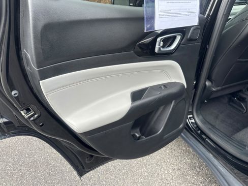 Used 2024 Jeep Compass Limited w/ Sun and Sound Group image 23