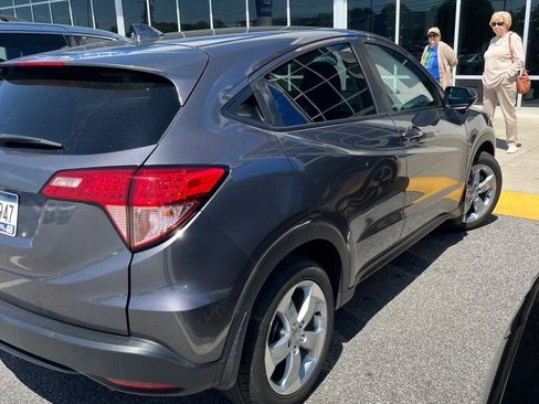 Used 2016 Honda HR-V EX image 4