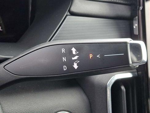 Used 2024 GMC Acadia Elevation image 15