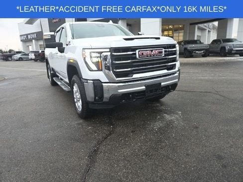 Used 2024 GMC Sierra 3500 SLT image 3