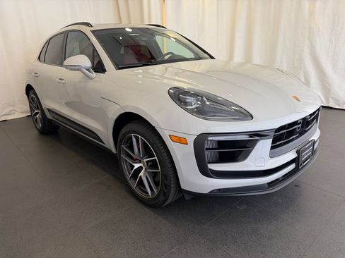 Certified 2026 Porsche Macan S AWD/4WD image 7