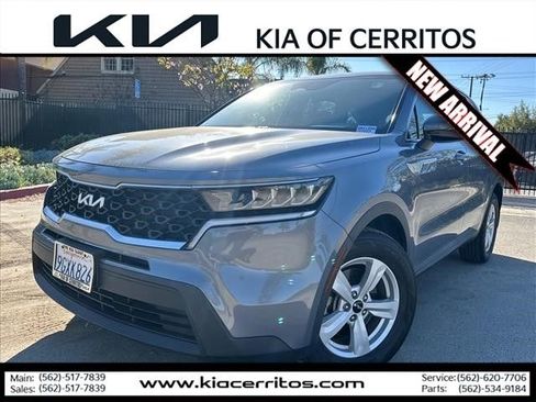 Used 2023 Kia Sorento LX image 1