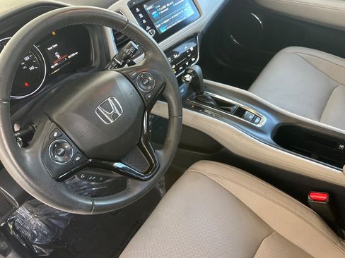 Used 2021 Honda HR-V EX-L image 4