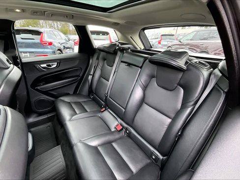 Certified 2023 Volvo XC60 B5 Plus w/ Climate Package image 20
