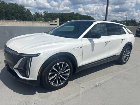 Certified 2024 Cadillac Lyriq Sport w/ LPO, Floor Liner Package AWD/4WD image 2