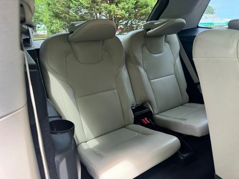 Used 2019 Volvo XC90 T6 Momentum AWD/4WD image 15