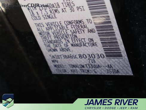 Used 2025 Nissan Rogue SV FWD image 39