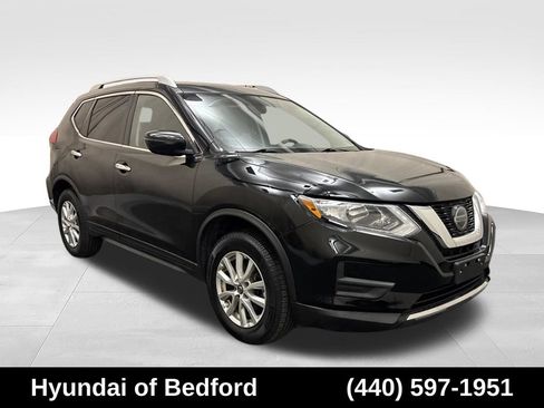 Used 2018 Nissan Rogue SV AWD/4WD image 3