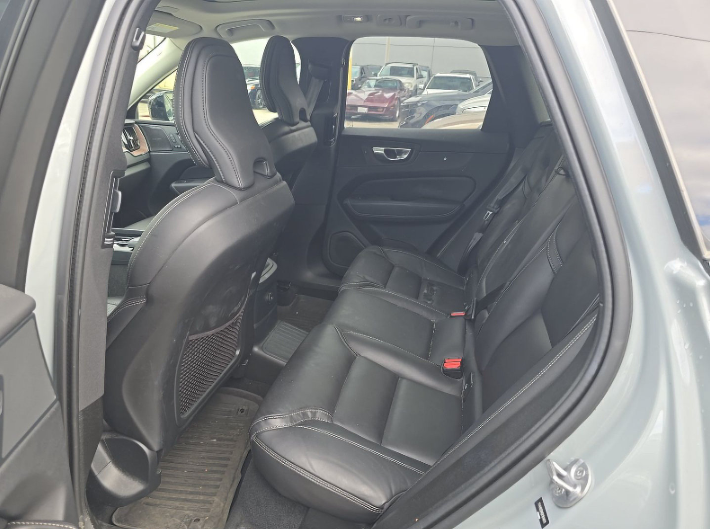 Used 2024 Volvo XC60 T8 Ultimate w/ Protection Package Premier AWD/4WD image 8