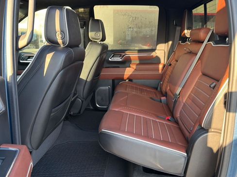 Used 2024 GMC Sierra 3500 Denali Ultimate AWD/4WD image 11