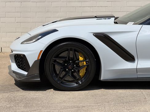 Used 2019 Chevrolet Corvette ZR1 w/ ZTK Track Performance Package RWD image 13