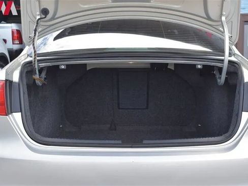 Used 2012 Volkswagen Jetta TDI w/ TDI Appearance Pkg FWD image 21