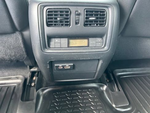 Used 2020 Nissan Pathfinder S FWD image 42