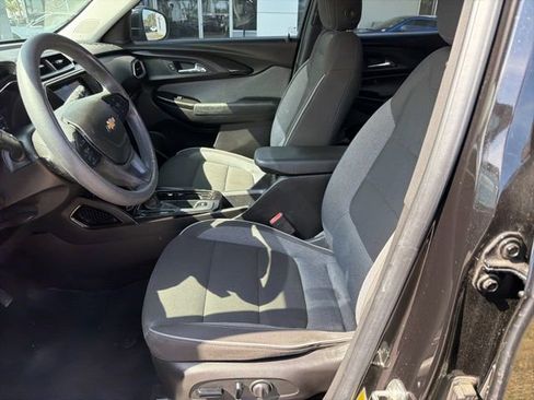 Used 2022 Chevrolet TrailBlazer LT w/ Convenience Package image 6