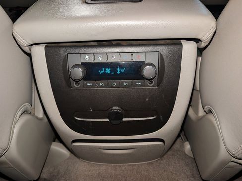 Used 2011 Chevrolet Tahoe LT image 40