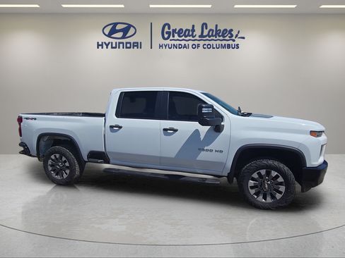 Used 2022 Chevrolet Silverado 2500 Custom w/ Custom Value Package AWD/4WD image 6