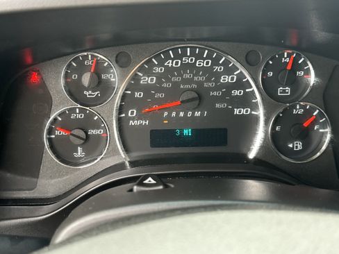 Used 2024 Chevrolet Express 2500 w/ Driver Convenience Package image 20