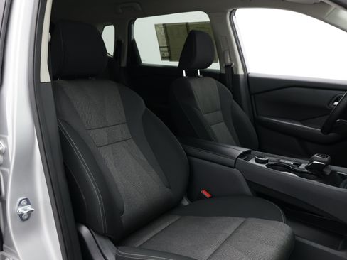 Used 2025 Nissan Rogue SV AWD/4WD image 47