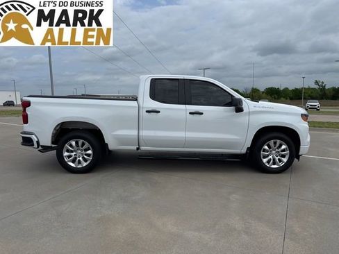 Used 2023 Chevrolet Silverado 1500 Custom image 6