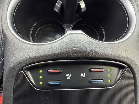 Used 2021 Toyota Venza Limited image 30