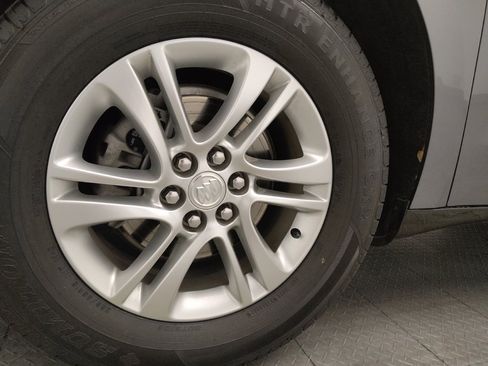 Used 2021 Buick Enclave Essence image 31