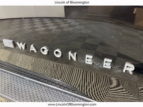 Used 2024 Jeep Wagoneer L Series II w/ Flexible Seating Group image 18