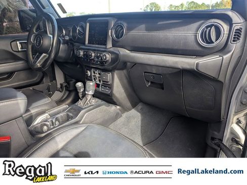 Used 2022 Jeep Wrangler Unlimited Sahara image 9