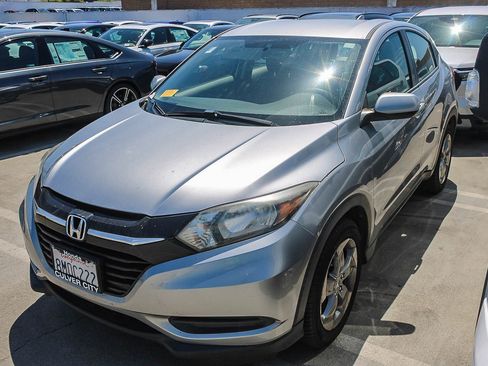Used 2017 Honda HR-V LX image 6