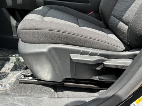 New 2027 Chevrolet Equinox LT FWD image 25
