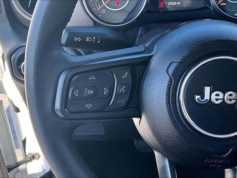 Used 2023 Jeep Gladiator Sport AWD/4WD image 12