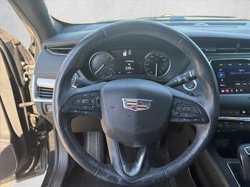 Used 2019 Cadillac XT4 Premium Luxury FWD image 12