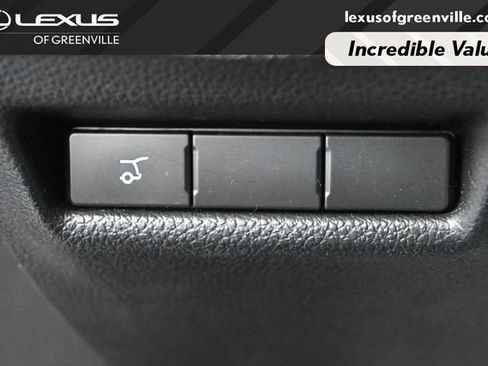 Used 2018 Ford Explorer XLT w/ Equipment Group 202A FWD image 14