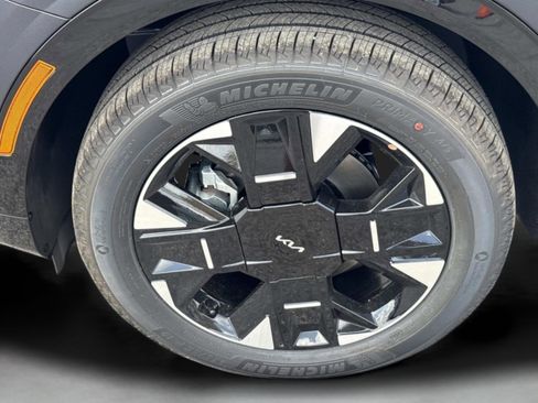 New 2026 Kia Sportage SX image 8