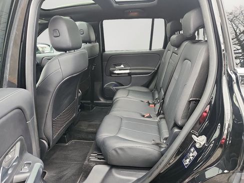 Used 2022 Mercedes-Benz GLB 250 4MATIC image 8