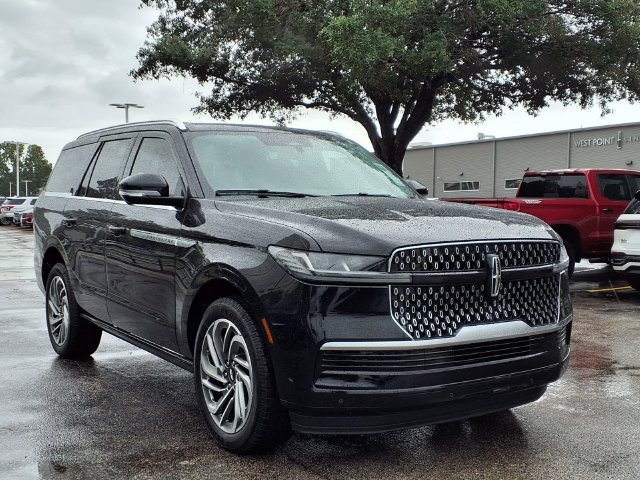 New 2026 Lincoln Navigator Reserve AWD/4WD image 4