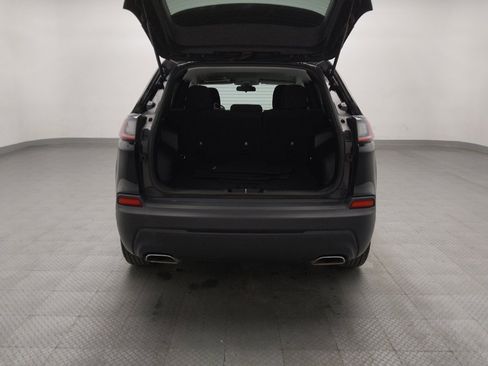 Used 2019 Jeep Cherokee Latitude w/ Popular Appearance Group FWD image 29