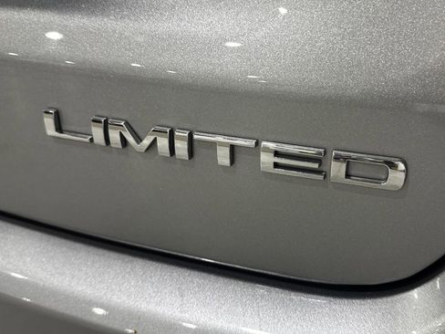 Used 2023 Jeep Compass Limited image 31