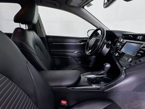 Used 2019 Toyota Camry SE image 28