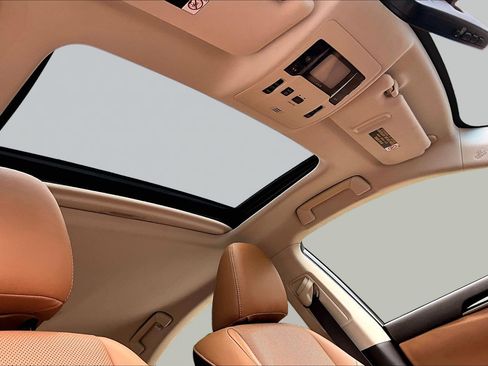 Used 2016 Lexus ES 350 w/ Premium Package w/Wood Trim FWD image 17